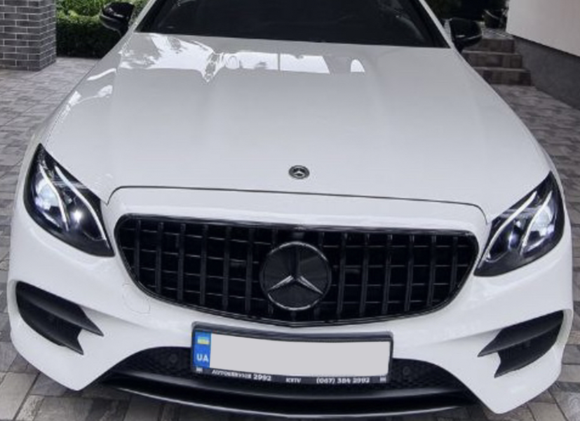 Решітка радіатора на Mercedes E-class W213 (Стиль GT) Чорна MB-W213174 фото