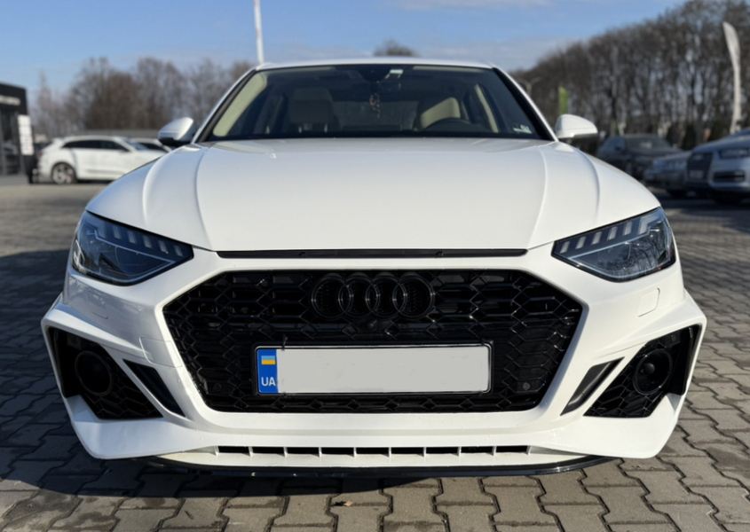 Решітка радіатора на Audi A4 B9 (Стиль S4) Чорний глянець A4-S202 фото