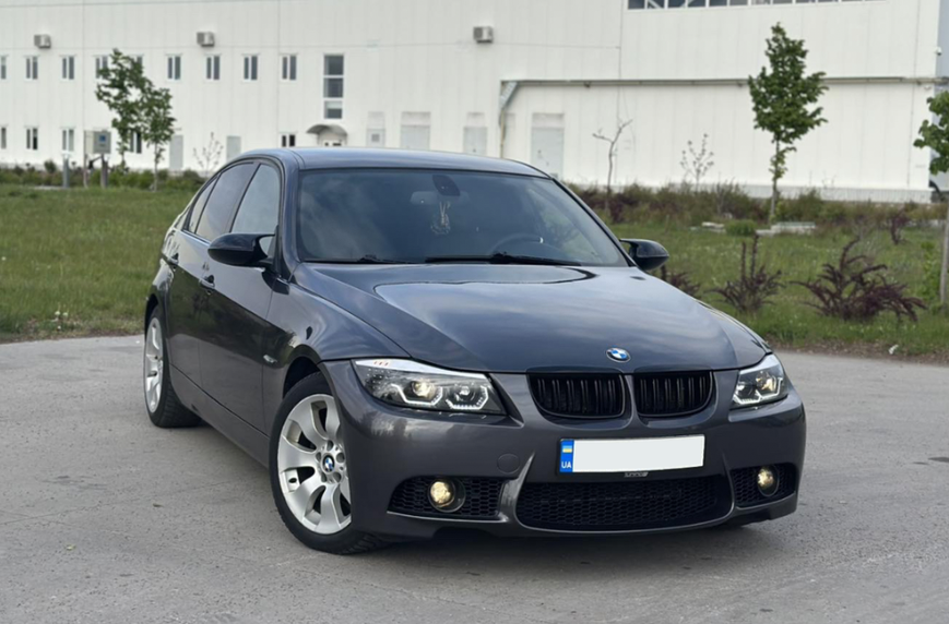 Решітка радіатора ніздрі BMW E90 E91 Подвійні Чорний Мат (2005-2008) BMW-E90052 фото