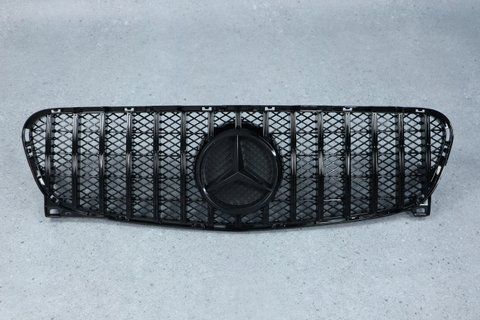 Решітка радіатора на Mercedes GLA-Class X156 (Стиль GT) Чорна  MB-X156155 фото