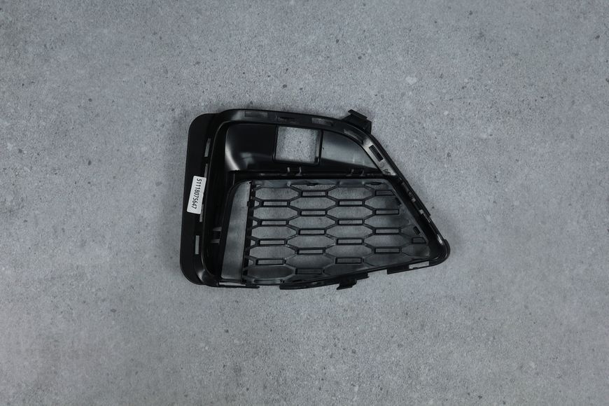 Ліва решітка в бампер (M Paket) для BMW 3 Series G20 G21 (2018-2024) 51118075647 51118075647 фото