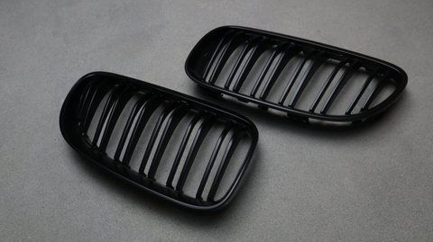 Решітка радіатора ніздрі BMW E92 E93 Подвійні Чорний Мат (2010-2013) BMW-E921020 фото