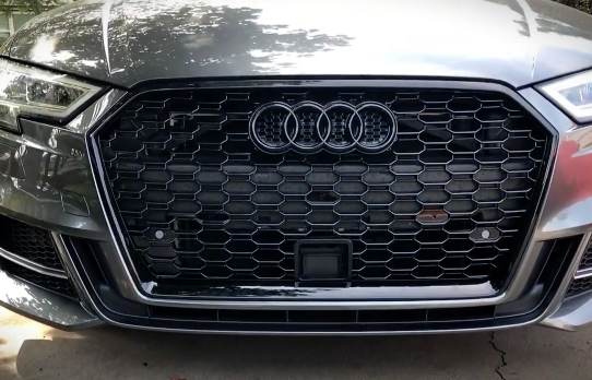 Решітка радіатора на Audi A3 8V (Стиль RS) Чорний глянець під радар A3-RS172ACC фото