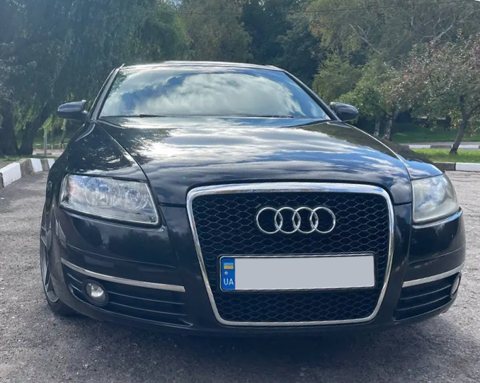 Решітка радіатора на Audi A6 C6 (Стиль RS6) Чорна з хромом A6-RS102 фото