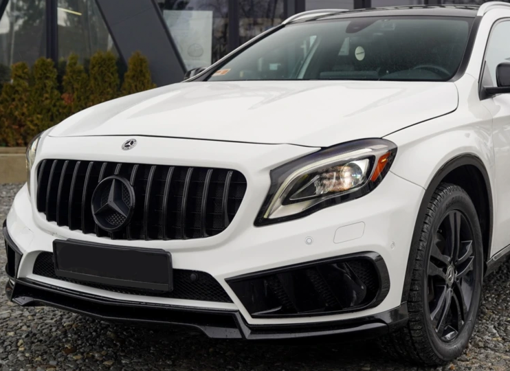 Решетка радиатора на Mercedes GLA-Class X156 (Стиль GT) Черная MB-X156192 фото