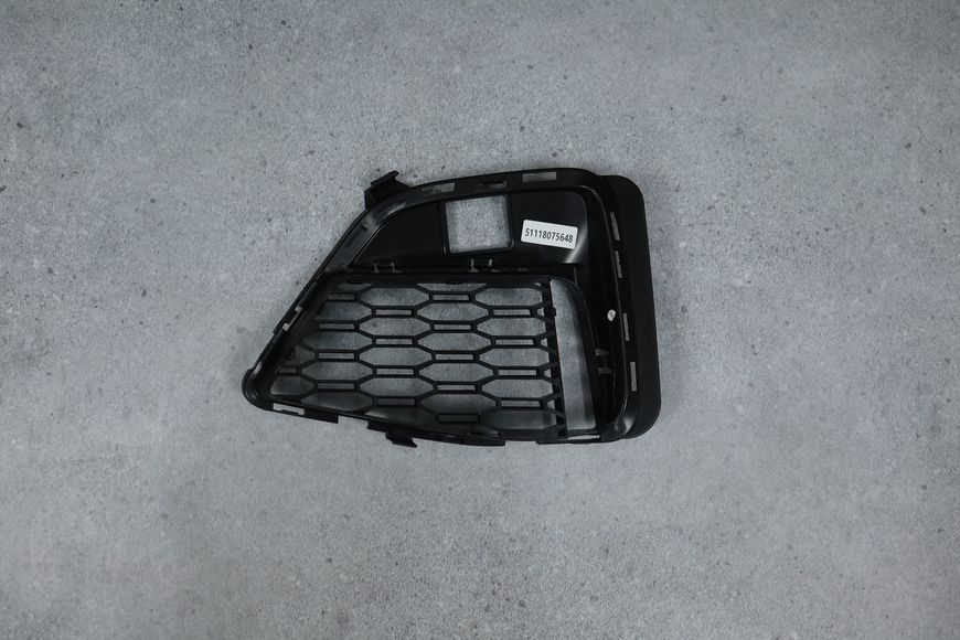 Права решітка в бампер (M Paket) для BMW 3 Series G20 G21 (2018-2024) 51118075648 51118075648 фото